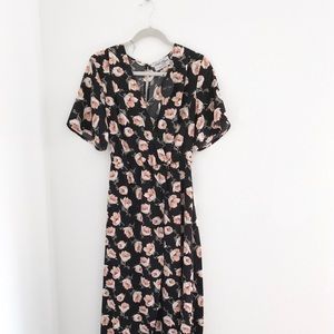 Floral maxi in black